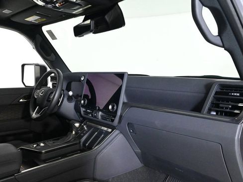 Used 2025 Lexus GX 550 image 15