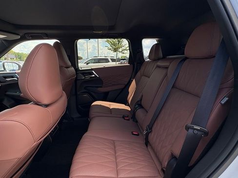 Used 2025 Mitsubishi Outlander SEL FWD image 17