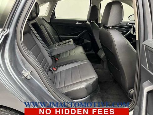 Used 2024 Volkswagen Jetta SE w/ Panoramic Sunroof Package FWD image 18
