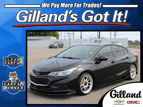 Used 2018 Chevrolet Cruze LS FWD image 1