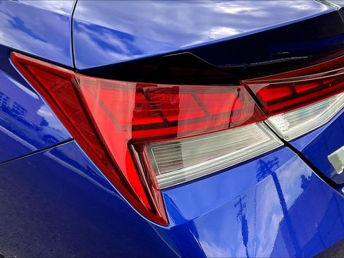 Certified 2023 Hyundai Elantra Limited FWD image 22