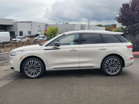 Certified 2022 Lincoln Corsair Grand Touring w/ Elements Technology Bundle image 7