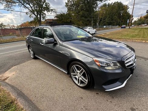 Used 2014 Mercedes-Benz E 350 4MATIC Sedan image 3