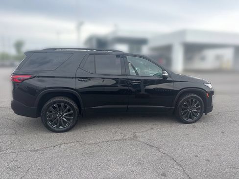 Used 2023 Chevrolet Traverse RS w/ LPO, Floor Liner Package AWD/4WD image 8