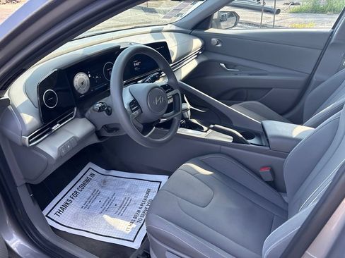 Used 2024 Hyundai Elantra SEL FWD image 9