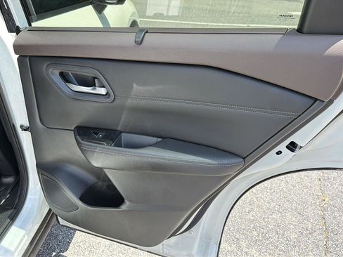 Used 2023 Nissan Rogue SL w/ SL Premium Package FWD image 15