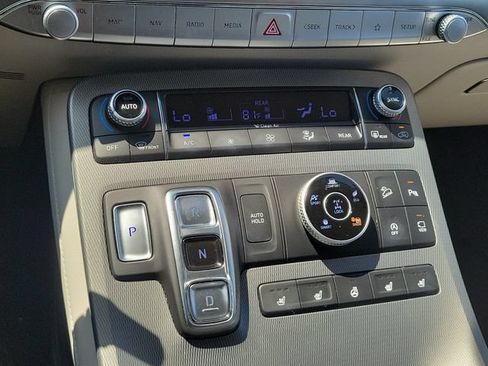 Used 2021 Hyundai Palisade Limited w/ Winter Package AWD/4WD image 35
