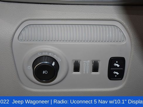 Used 2022 Jeep Wagoneer Series III w/ Premium Group I image 9