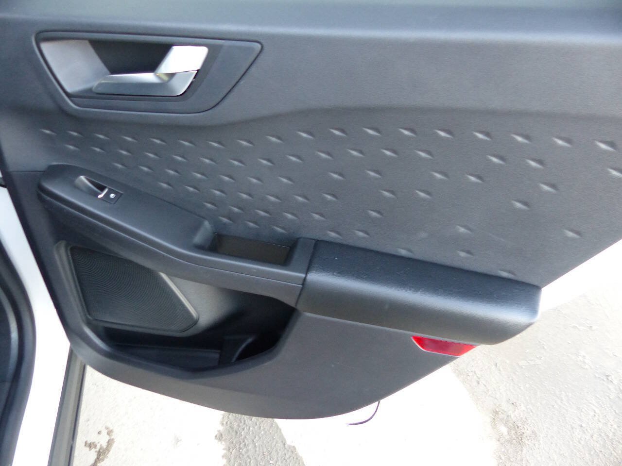 Used 2020 Ford Escape SEL FWD image 25