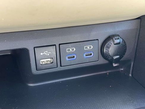Used 2022 Toyota Highlander Platinum FWD image 39