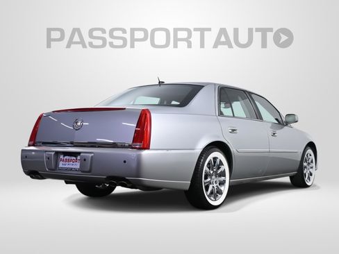 Used 2008 Cadillac DTS w/ Sun And Navigation Package FWD image 8