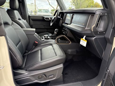 New 2025 Ford Bronco Badlands image 23