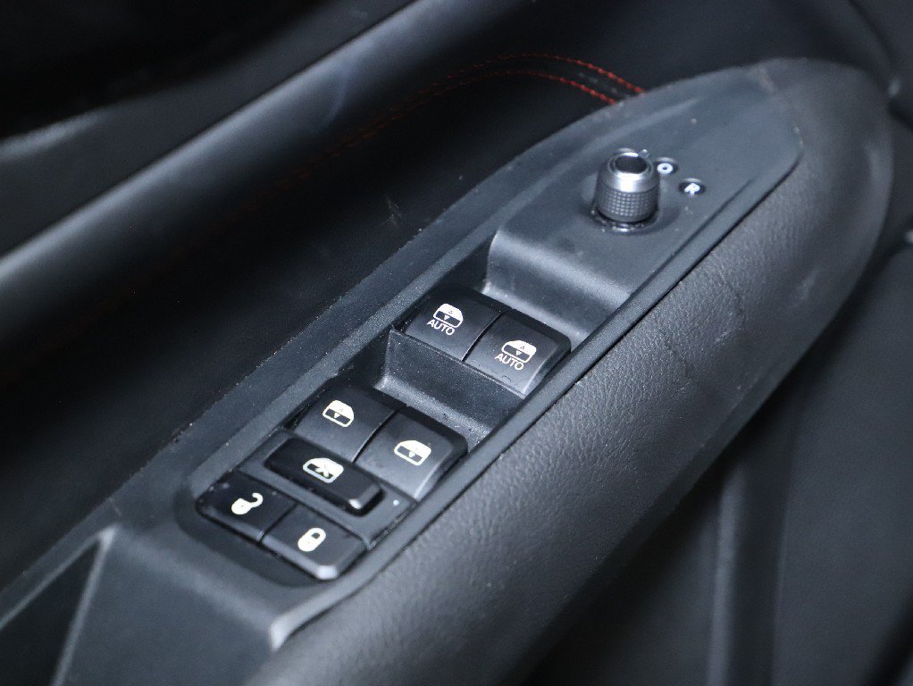 Used 2025 Jeep Compass Trailhawk AWD/4WD image 16