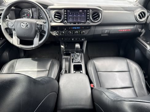 Used 2021 Toyota Tacoma TRD Off-Road w/ TRD Premium Off Road Package AWD/4WD image 28