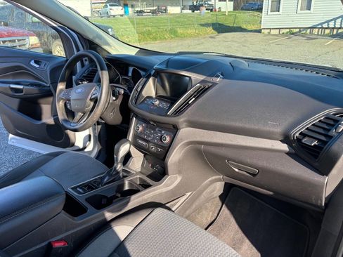 Used 2019 Ford Escape SE image 19
