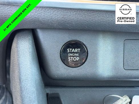 Certified 2025 Nissan Rogue SV image 24