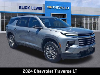 Used 2024 Chevrolet Traverse LT