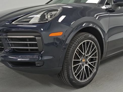 Certified 2023 Porsche Cayenne AWD/4WD image 11