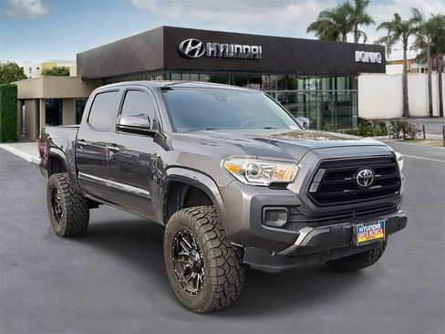 Used 2022 Toyota Tacoma SR image 1