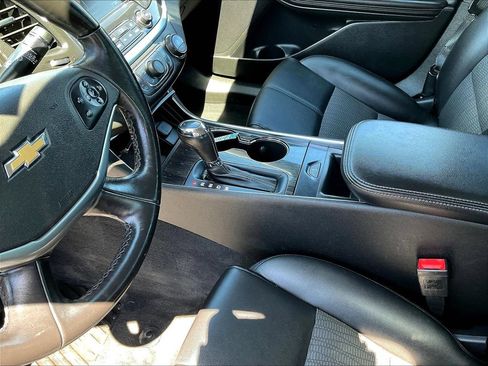 Used 2018 Chevrolet Impala LT FWD image 18