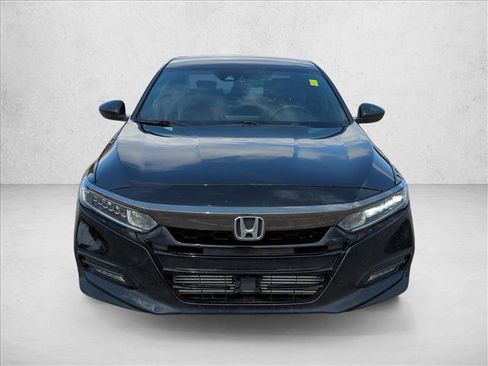 Used 2018 Honda Accord Sport image 2