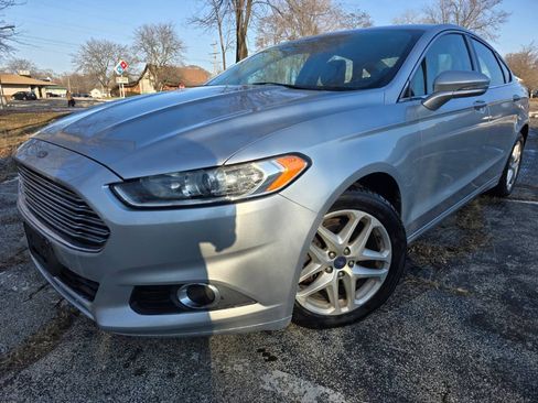 Used 2013 Ford Fusion SE FWD image 1