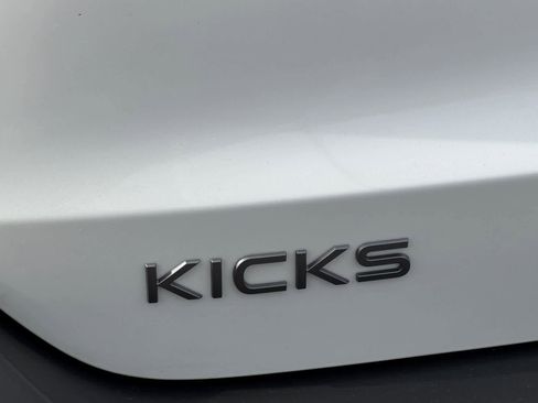 Certified 2025 Nissan Kicks SR FWD image 28