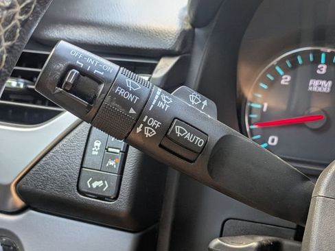 Used 2020 Chevrolet Suburban LT image 28