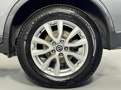 Used 2018 Nissan Rogue SV AWD/4WD image 34