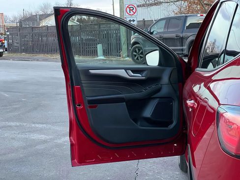 Used 2021 Ford Escape SE w/ SE Sport Appearance Package AWD/4WD image 36
