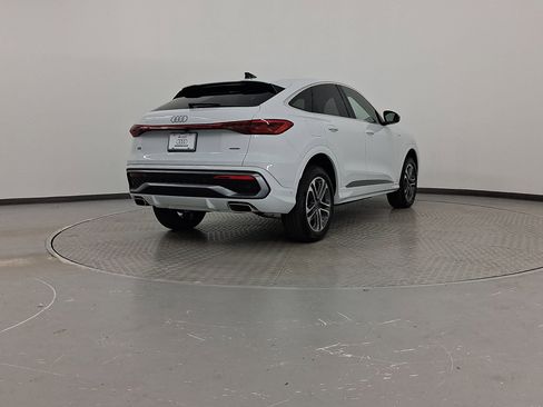 New 2025 Audi Q5 Premium image 9