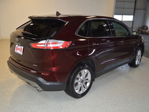 Used 2024 Ford Edge Titanium image 3