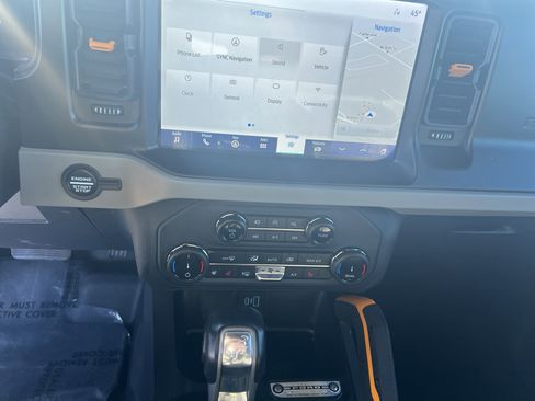 Used 2022 Ford Bronco Badlands image 17