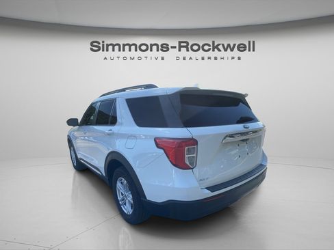 Used 2022 Ford Explorer XLT image 7