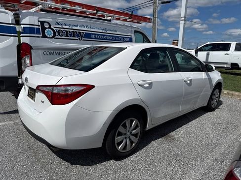 Used 2016 Toyota Corolla LE FWD image 3