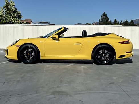 Used 2017 Porsche 911 Carrera image 2