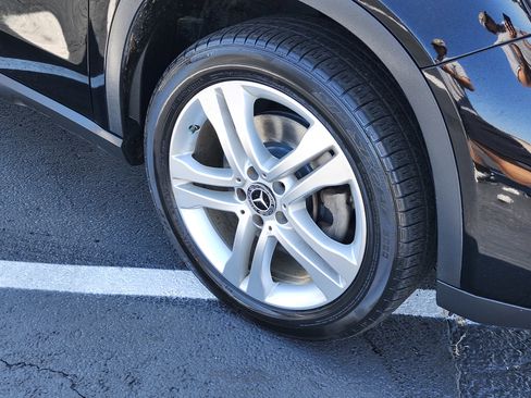 Used 2019 Mercedes-Benz GLA 250 4MATIC image 38