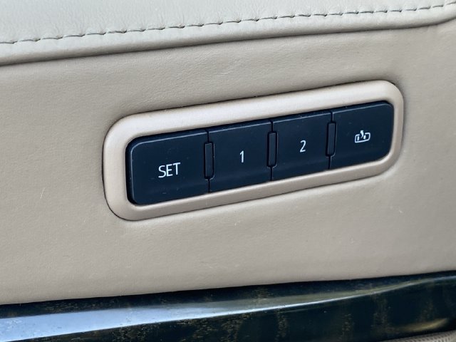 Used 2019 Cadillac Escalade Platinum AWD/4WD image 19