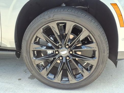 Used 2026 Cadillac Escalade ESV Platinum Sport w/ LPO, ONYX Package AWD/4WD image 7