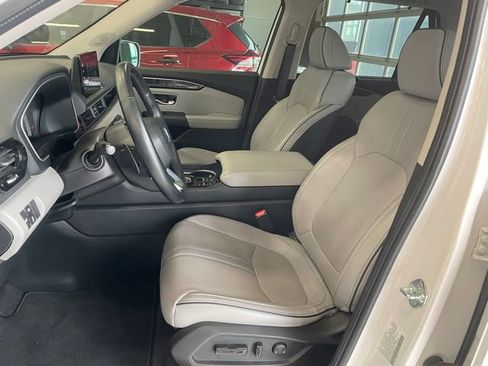 Used 2024 Honda Pilot Elite image 11