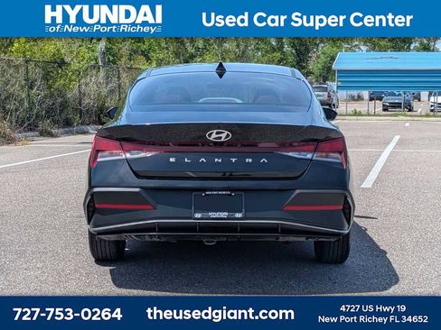 Used 2024 Hyundai Elantra SEL FWD image 4