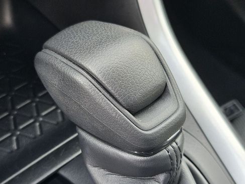 Used 2025 Toyota RAV4 XLE FWD image 21