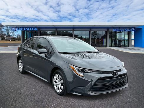Used 2025 Toyota Corolla LE w/ Convenience Package image 1