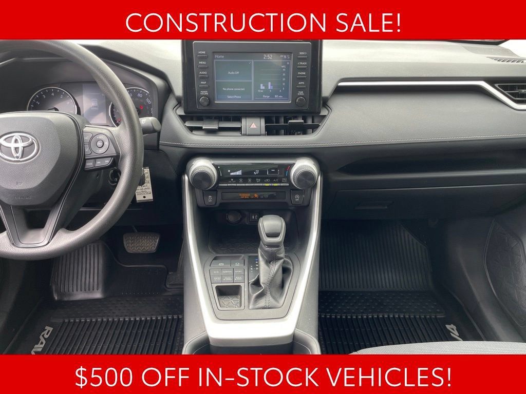 Used 2019 Toyota RAV4 LE AWD/4WD image 11
