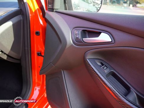 Used 2018 Ford Focus RS AWD/4WD image 30
