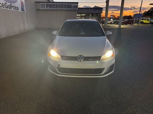 Used 2017 Volkswagen GTI Autobahn image 3