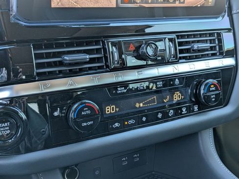 New 2026 Nissan Pathfinder SL w/ SL Premium Package image 24