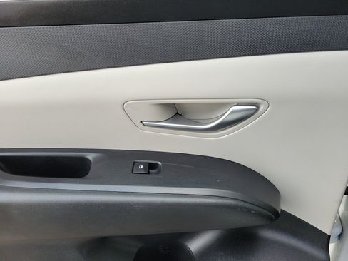 Used 2023 Hyundai Tucson SE image 12