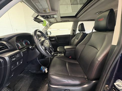 Used 2018 Toyota 4Runner TRD Off-Road Premium AWD/4WD image 12