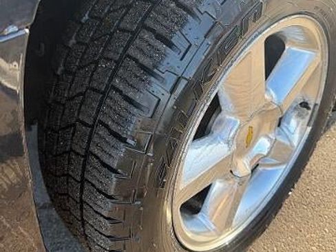 Used 2010 Chevrolet Avalanche LTZ image 4